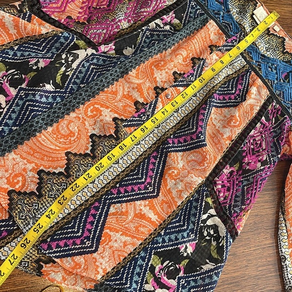 Anthropologie Vanessa Virginia Tribal Global Print Lace Top 3/4 sleeve 8 - Picture 10 of 11